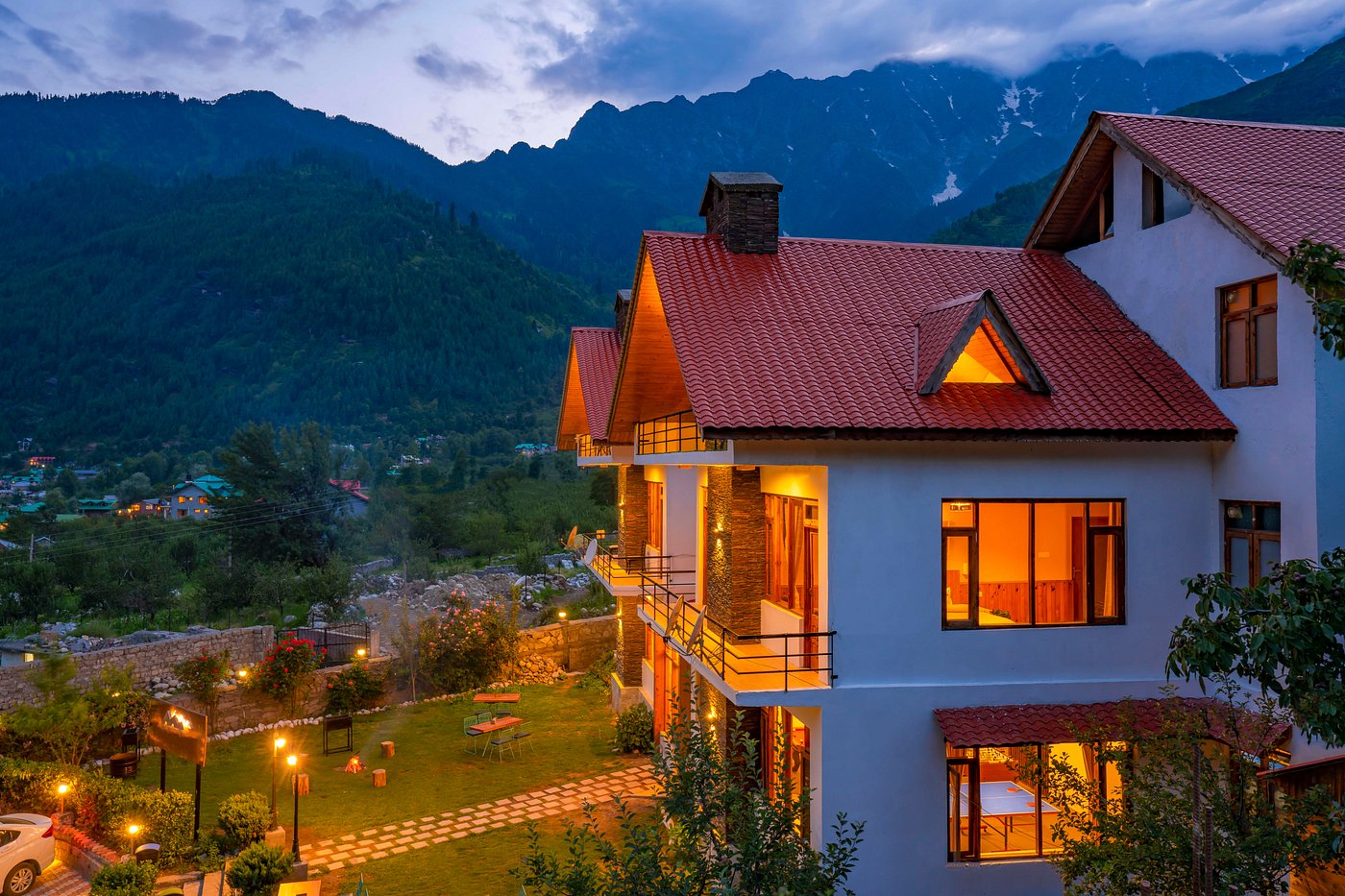 Pravara Cottages exterior view in Manali